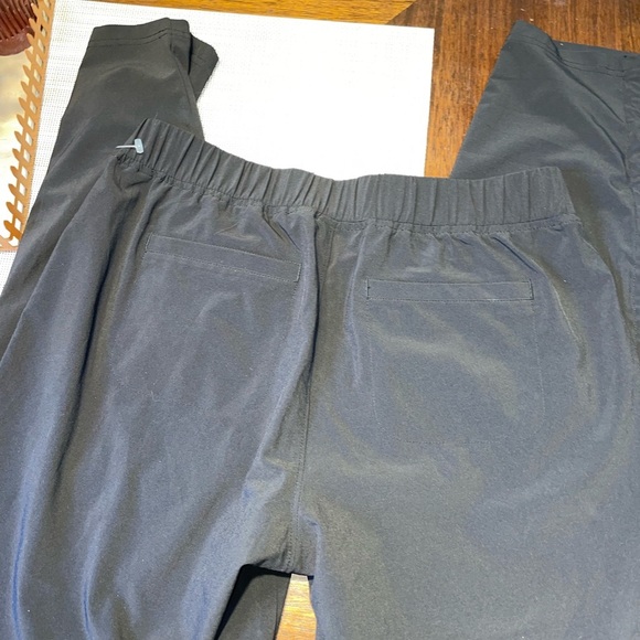 womans size 4 black athleta brand joggers - Picture 3 of 3
